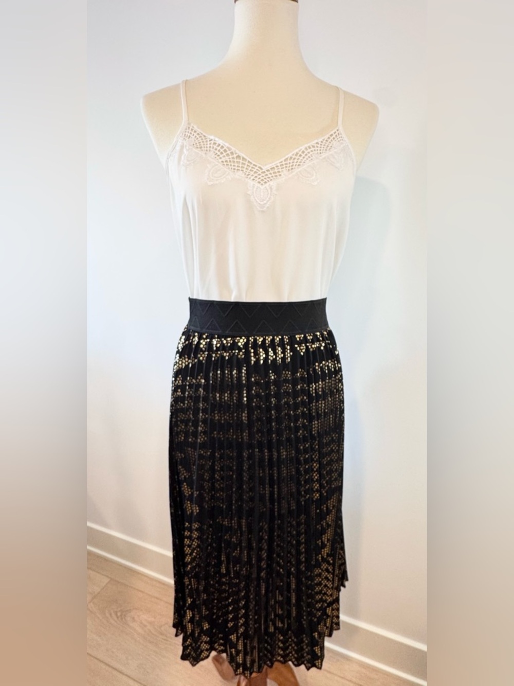 LuLaRoe Black & Gold Pleated Jill Skirt - Elegant Evening Wear Ladies S (4/6)